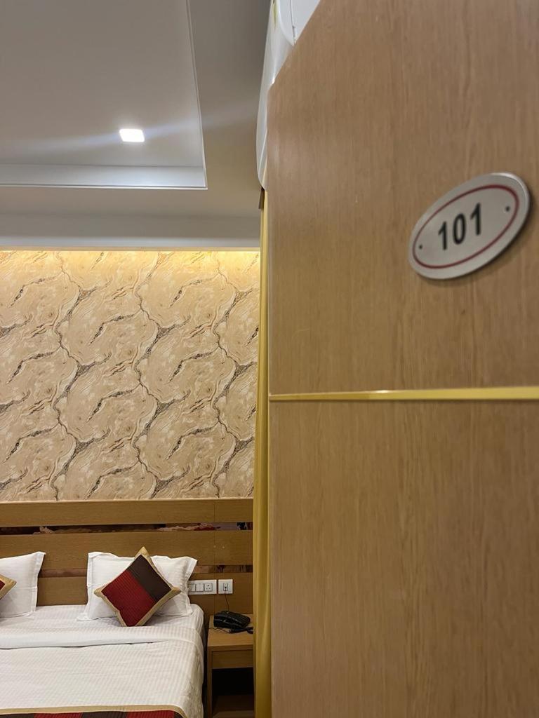 Hotel Royal Casa 러크나우 외부 사진