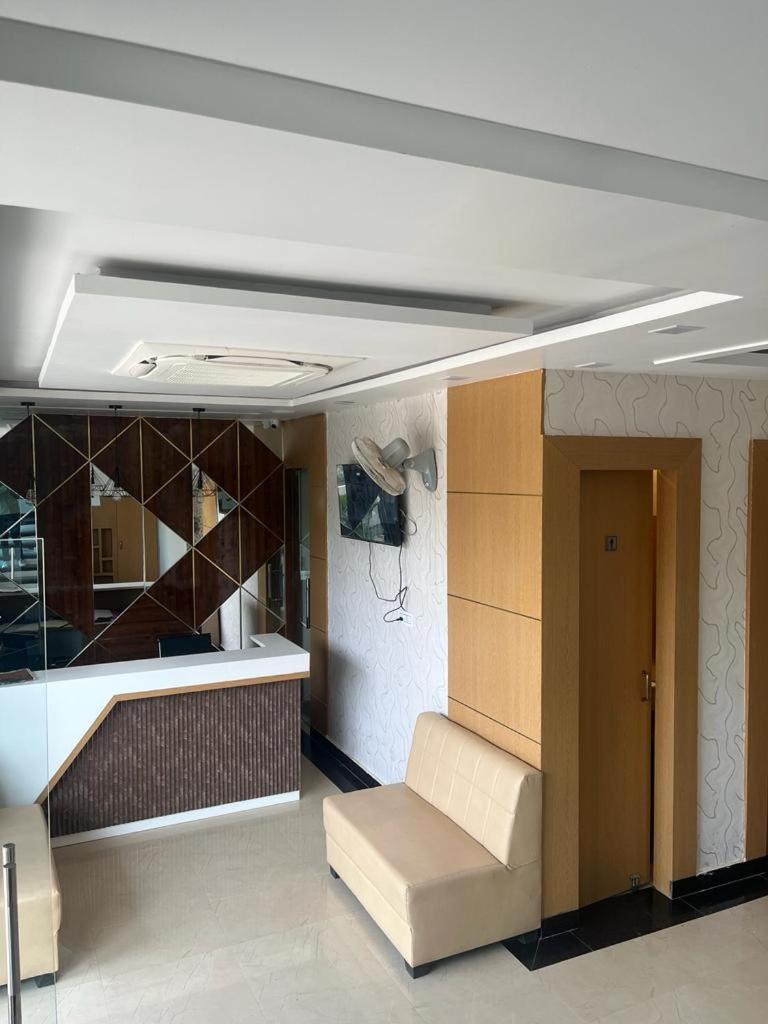 Hotel Royal Casa 러크나우 외부 사진
