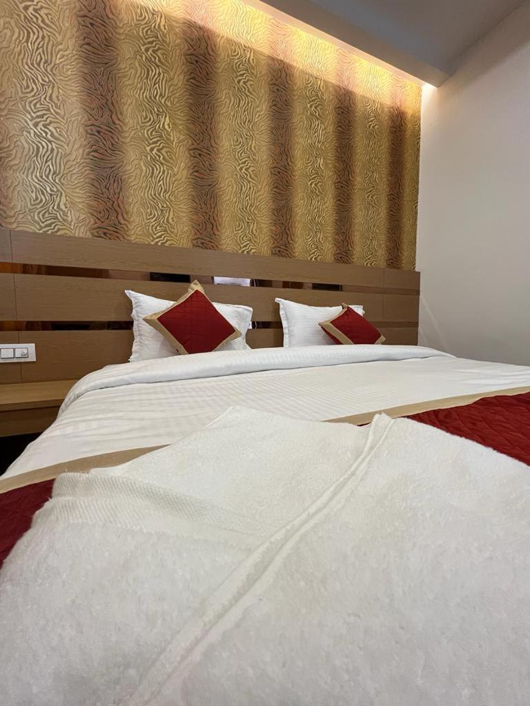 Hotel Royal Casa 러크나우 외부 사진