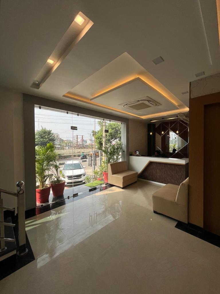Hotel Royal Casa 러크나우 외부 사진