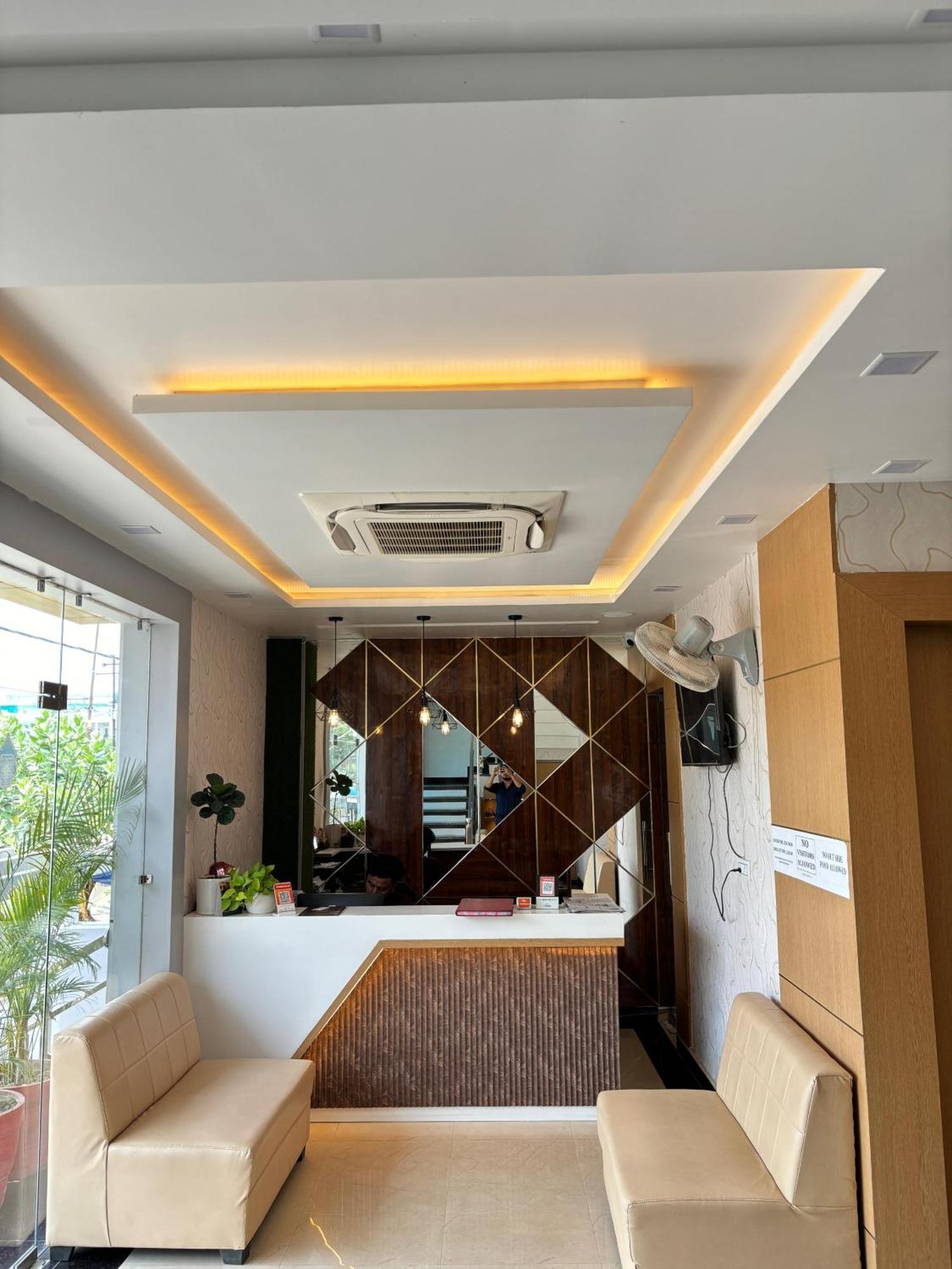 Hotel Royal Casa 러크나우 외부 사진