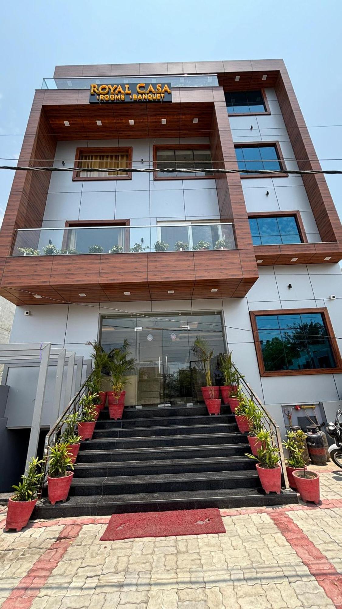 Hotel Royal Casa 러크나우 외부 사진